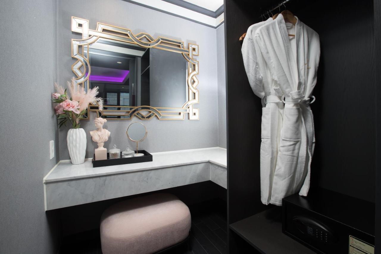 Utop Boutique Hotel&Residence Gwangju Metropolitan City Exteriör bild