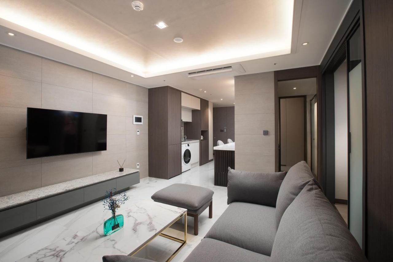 Utop Boutique Hotel&Residence Gwangju Metropolitan City Exteriör bild